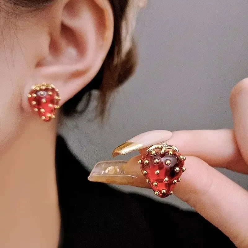New Women's Necklace Earrings Trendy Temperament Strawberry Autumn and Winter Style Elegant Lady Style Design Niche High-end