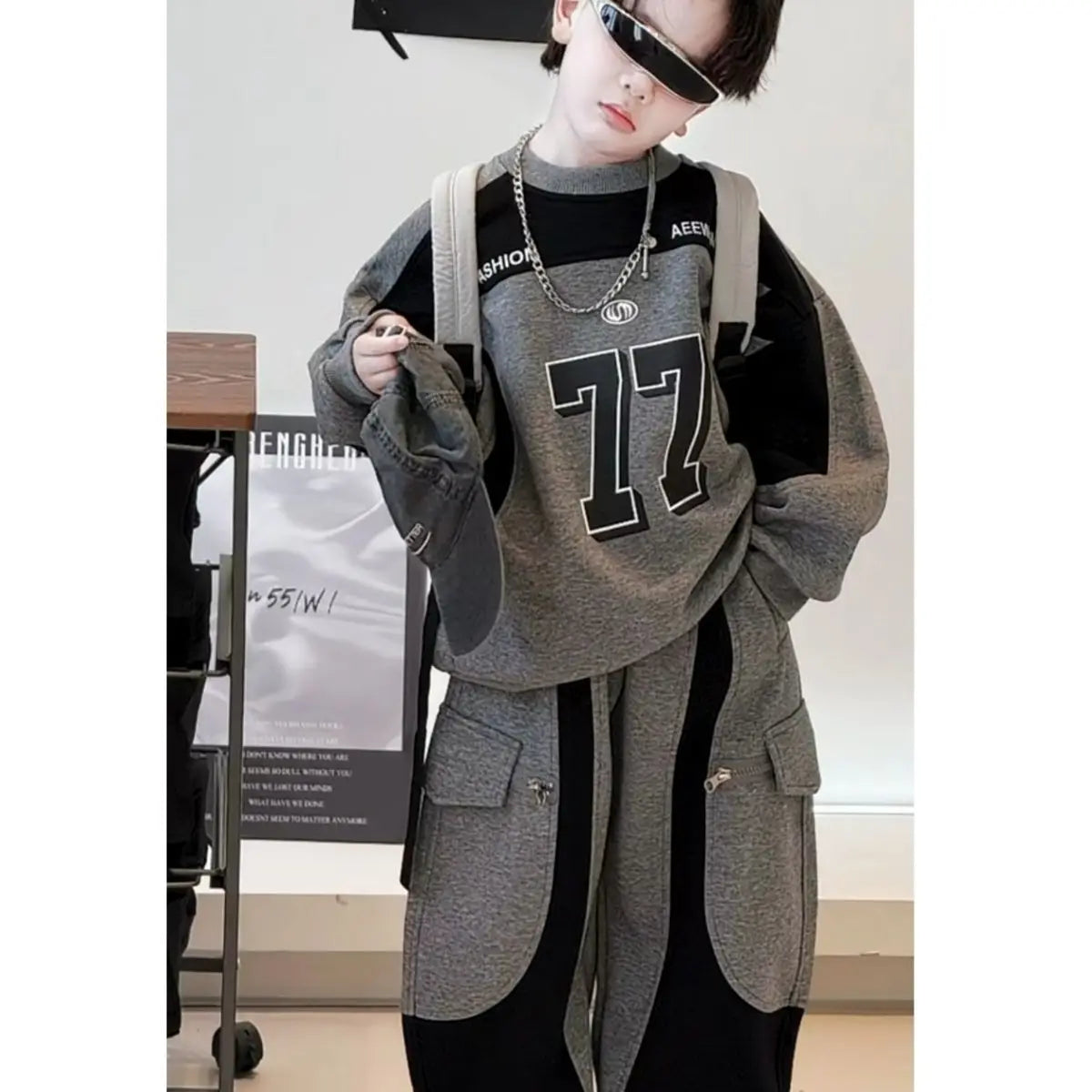 2025 Autumn and Winter Boys' Casual Suit New Children's Handsome Korean Version Alphabet Top Trousers Velvet Two-piece Set