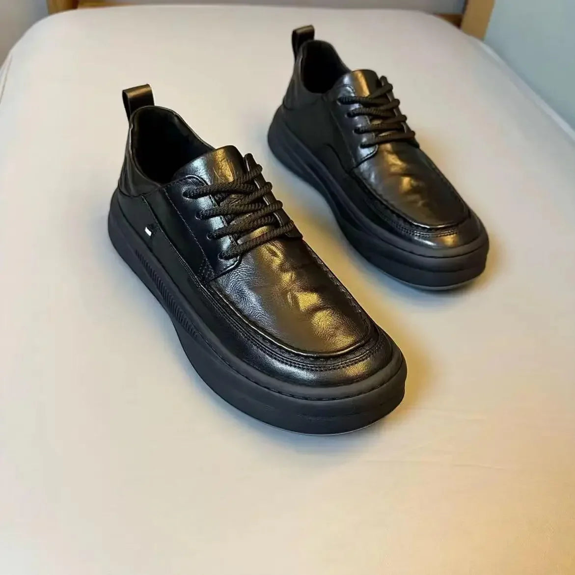 New Men's Business Casual Board Shoes Round Toe Fashion British Versatile Breathable PU Leather Soft Soled Formal Shoes for men